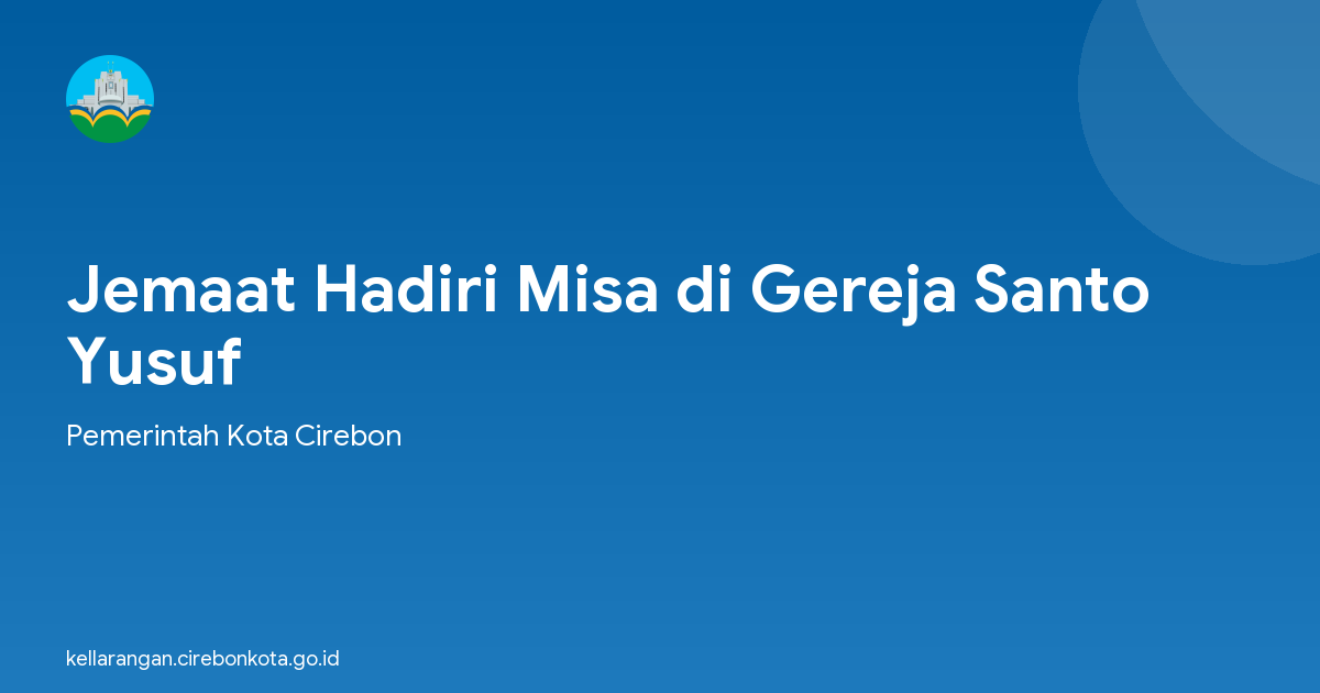 Jemaat Hadiri Misa di Gereja Santo Yusuf